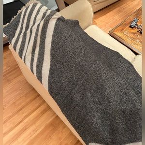 Thick Scarf/Decorative Throw from Zara